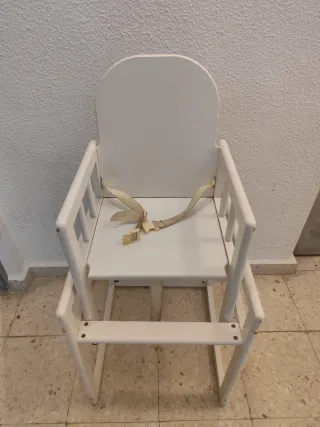 Trona de madera infantil