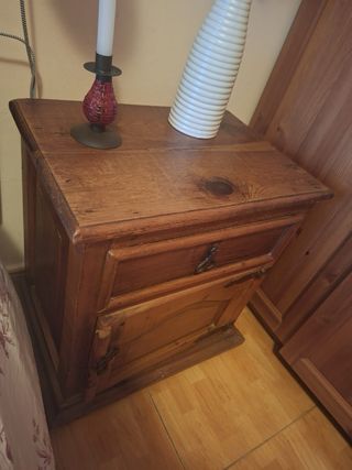 Cómoda y Mesita de Noche Madera