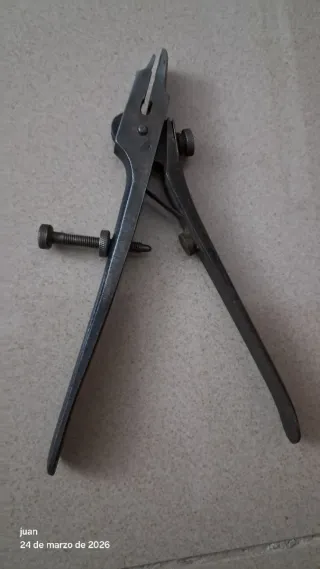 2 Alicates Triscador Trabasierras Antiguos