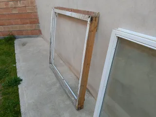 Ventana de madera blanca 150x 124 cm