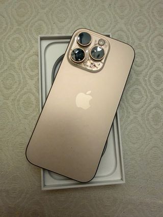 iPhone 16 PRO GOLD con APPLE CARE+ (ROBO/PERDIDA)