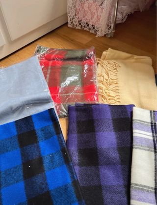 Lote de bufandas a cuadros