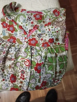 Camiseta floral manga corta