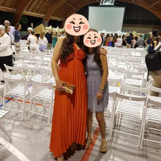 Vestido de fiesta color rojo coral