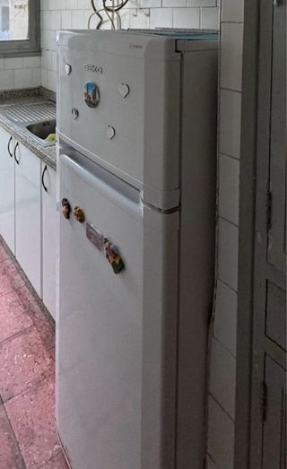 Nevera Beko blanca