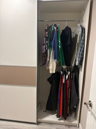 Armario puertas correderas blanco y marrón