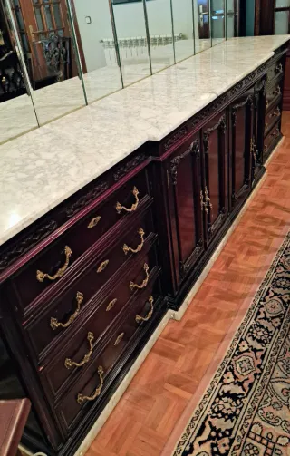 Aparador clásico mármol y madera