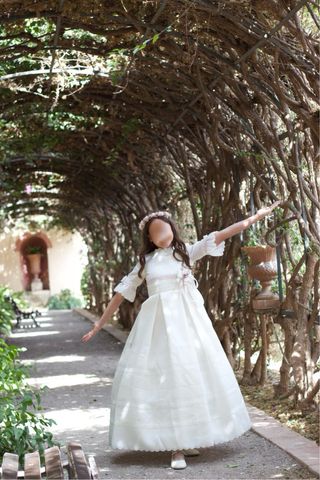 Vestido de comunión modelo K245 de la marca Marla