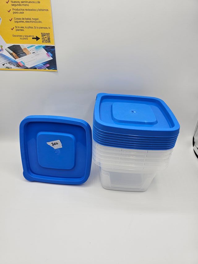 6 Tuppers de plástico con tapa azul