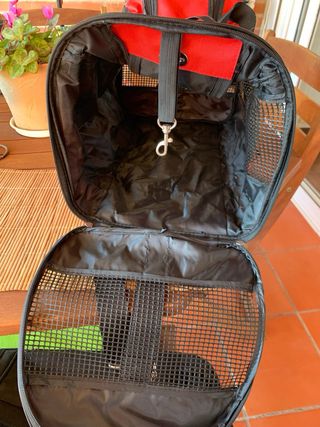 Transportín perro y gato negro y rojo Ideal avión