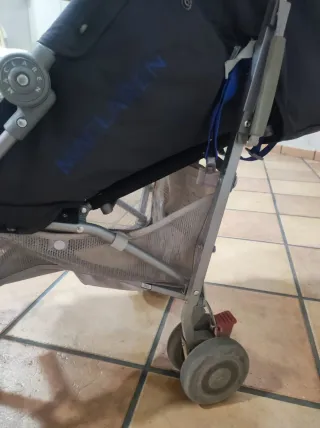 Cuna bebé con ropa, carricoche y cojin lactante