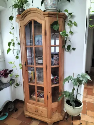 Alacena de madera de pino tea