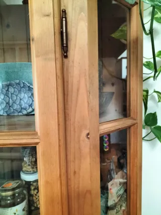 Alacena de madera de pino tea