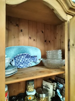 Alacena de madera de pino tea