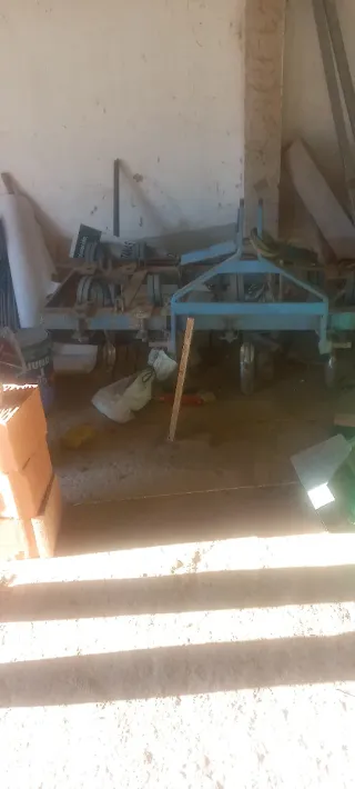 Remolque agrícola verde y azul