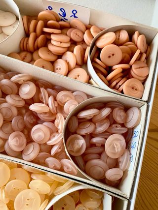 Lotto Bottoni Assortiti rosa e panna nuovi e vinta