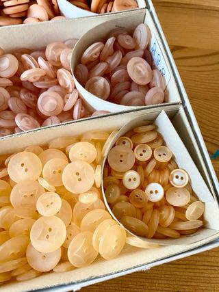 Lotto Bottoni Assortiti rosa e panna nuovi e vinta