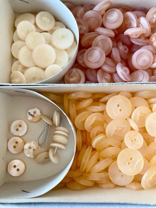 Lotto Bottoni Assortiti rosa e panna nuovi e vinta