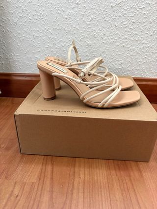 Sandalias Stradivarius Tiras Beige