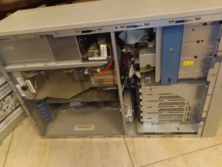 Servidor HP ProLiant ML350 Xeon 2.4 (prestonia)