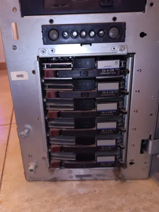 Servidor HP ProLiant ML350 Xeon 2.4 (prestonia)