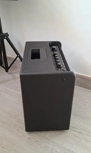 Fender Mustang LT25 Amplificador + Soporte Thomann