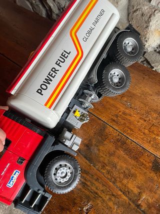 Camión Cisterna Bruder Power Fuel