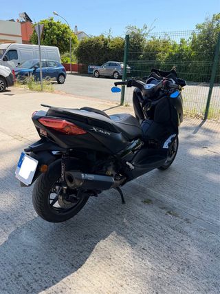 Yamaha XMAX 300 Iron Max 2021 Akrapovic