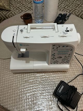 Máquina de coser KINDO 32 puntos