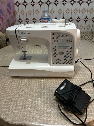 Máquina de coser KINDO 32 puntos