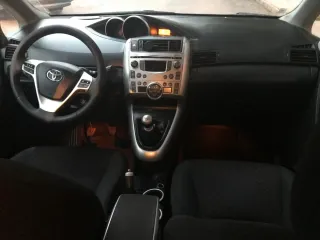 Toyota Verso 2011