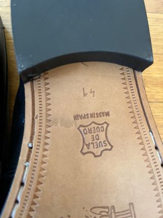 Zapatos de cuero hechos a mano