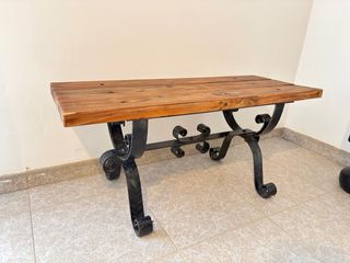 Banca madera y herrería rústica
