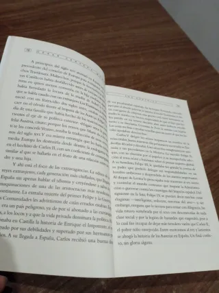 Los Austrias: El imperio de los chiflados