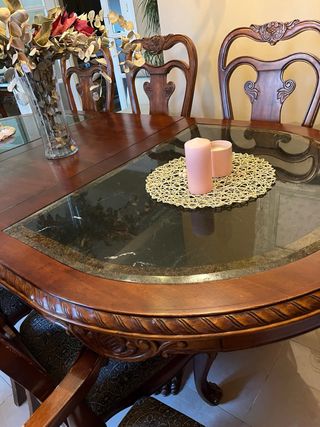 Mueble de comedor antiguo de madera