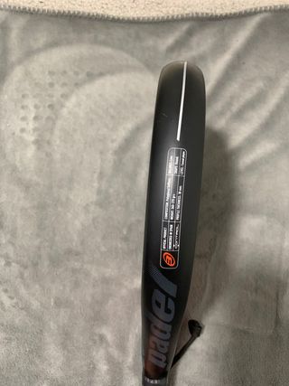 Pala Bullpadel Carbon Element