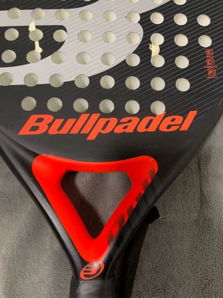 Pala Bullpadel Carbon Element