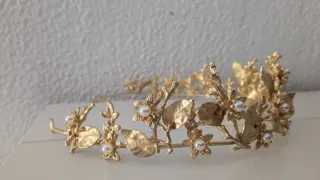 Tiara Novia Hojas y Perlas Doradas