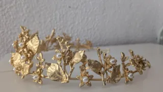 Tiara Novia Hojas y Perlas Doradas