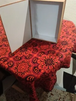 Caja de cartón navideña