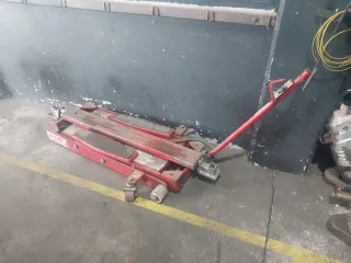 Gato  neumático ASTRA