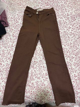 Pantalones Stradivarius beige, azul y marrón
