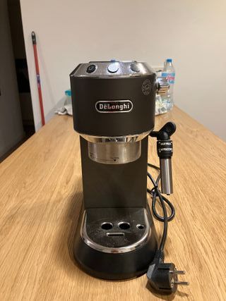 Cafetera espresso manual de bomba De'Longhi Dedica