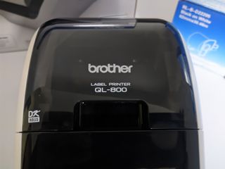 Impresora Brother QL-800 + 7 ROLLOS DE ETIQUETAS