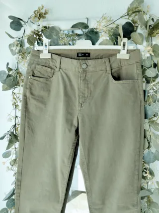 Pantalón verde oliva para mujer