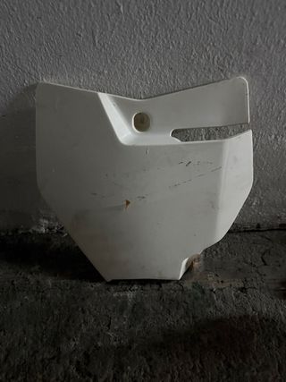 Pastas de moto naranja y blanco