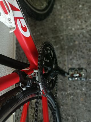 Bicicleta Gravel Giant Talla M Roja