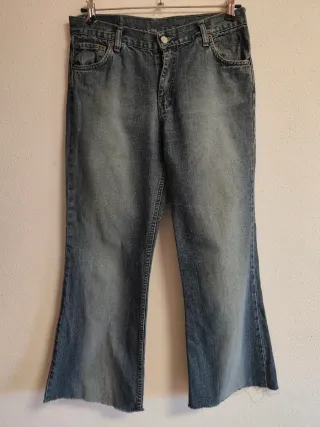 Pantalón de chica talla 31/32 de Levi Strauss.