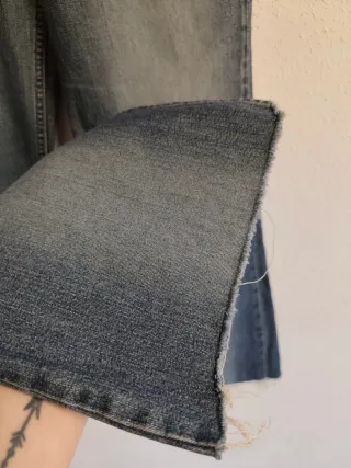 Pantalón de chica talla 31/32 de Levi Strauss.