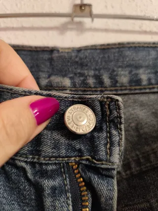 Pantalón de chica talla 31/32 de Levi Strauss.